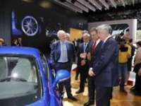 Business Minister First To View Bentley's New Race Car Concept At The Paris Motor Show Business Minister First To View Bentley's New Race Car Concept At The Paris Motor Show