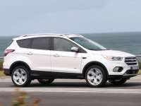 HEELS ON WHEELS: 2017 FORD ESCAPE REVIEW