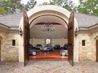Car Nut Homes With Lot's Of Garage Space