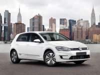HEELS ON WHEELS: 2017 Volkswagen e-Golf Review +VIDEO HEELS ON WHEELS: 2017 Volkswagen e-Golf Review +VIDEO