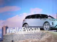 NEW 2020 RANGE ROVER EVOQUE MAKES DYNAMIC U.S. DEBUT AT THE 2019 CHICAGO AUTO SHOW +VIDEO NEW 2020 RANGE ROVER EVOQUE MAKES DYNAMIC U.S. DEBUT AT THE 2019 CHICAGO AUTO SHOW +VIDEO