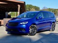 2021 Chrysler Pacifica AWD Review by Larry Nutson
