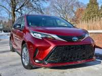 2022 Toyota Sienna - Review by Larry Nutson 2022 Toyota Sienna - Review by Larry Nutson