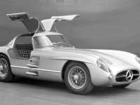 The most valuable car in the world: Mercedes-Benz 300 SLR Uhlenhaut Coupe sold for an all-time record price of 135 million EUR to establish “Mercedes-Benz Fund”