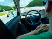 New Rice U. research finds verbal prompts can make semi-automated driving safer