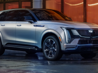 2025 Cadillac ESCALADE IQ First Close-up +VIDEO 2025 Cadillac ESCALADE IQ First Close-up +VIDEO