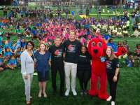 Mercedes-Benz USA and Safe Kids Worldwide Launch Clifford Takes a Ride and Kick Off National Book and Safety Tour Mercedes-Benz USA and Safe Kids Worldwide Launch Clifford Takes a Ride and Kick Off National Book and Safety Tour