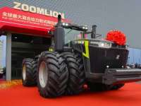 ZOOMLION Unveils the World's Most Powerful Hybrid Wheeled Tractor DX7004 ZOOMLION Unveils the World's Most Powerful Hybrid Wheeled Tractor DX7004